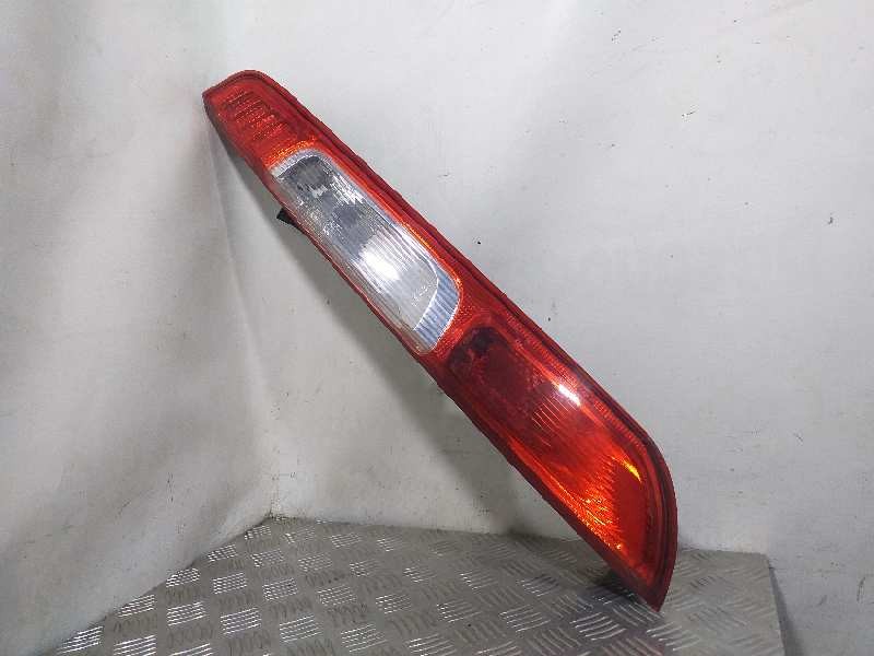 Recambio de piloto trasero derecho para ford focus berlina (cap) ghia referencia OEM IAM 1333832  