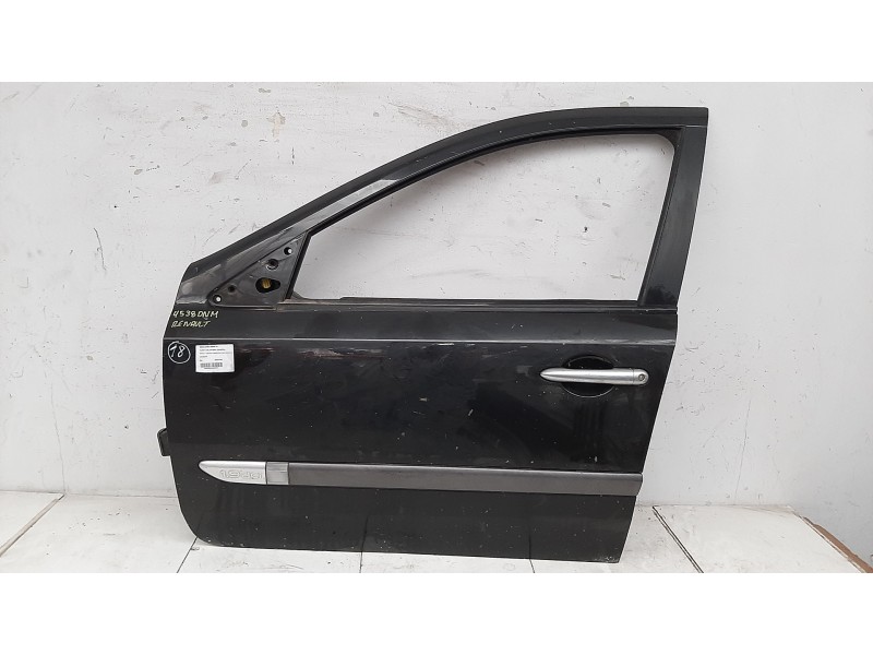 Recambio de puerta delantera izquierda para renault laguna ii grandtour (kg0) dynamique luxe referencia OEM IAM  NEGRO 