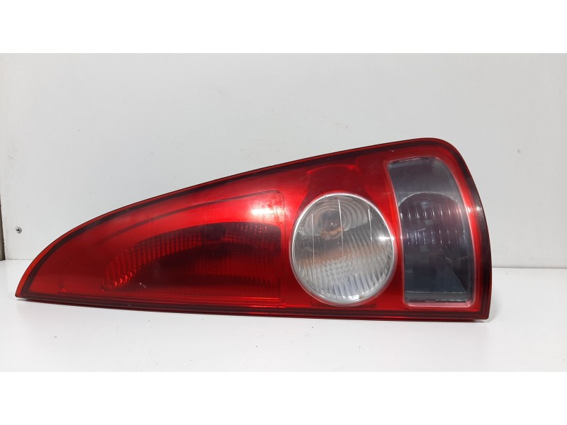 Recambio de piloto trasero derecho para renault espace iv (jk0) dynamique referencia OEM IAM 8200394724  