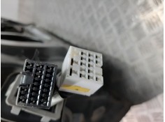 Recambio de puerta delantera derecha para kia sportage ex referencia OEM IAM 760041F050 NEGRO  2