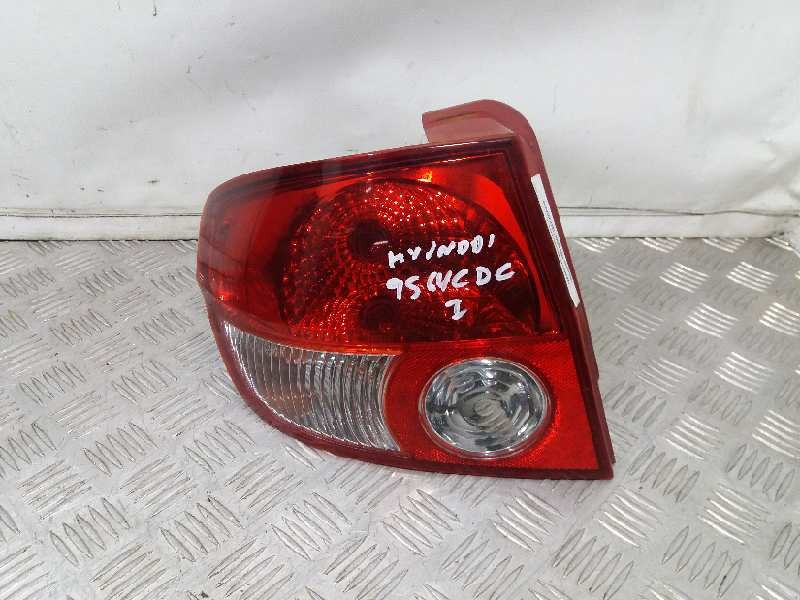 Recambio de piloto trasero izquierdo para hyundai getz (tb) 1.3 básico referencia OEM IAM 924101C010  