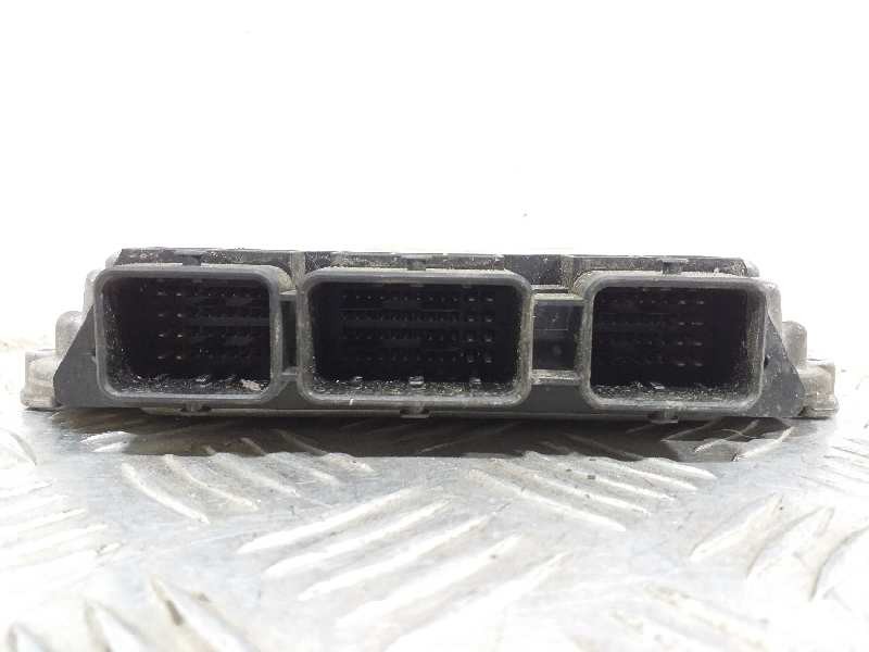 Recambio de centralita motor uce para peugeot 206 berlina x-line referencia OEM IAM 0281011275 8200305678 