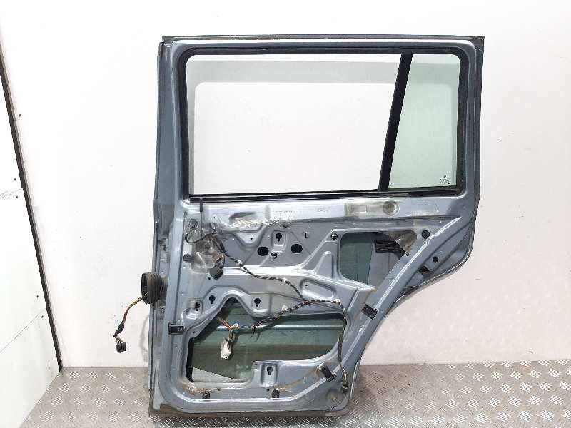 Recambio de puerta trasera derecha para skoda octavia berlina (1u2) ambiente referencia OEM IAM 1U4833056 GRIS 