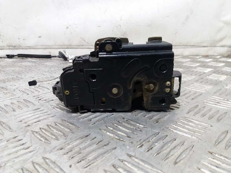 Recambio de cerradura puerta delantera derecha para volkswagen passat berlina (3b3) referencia OEM IAM 3B0837868 8 PINES 