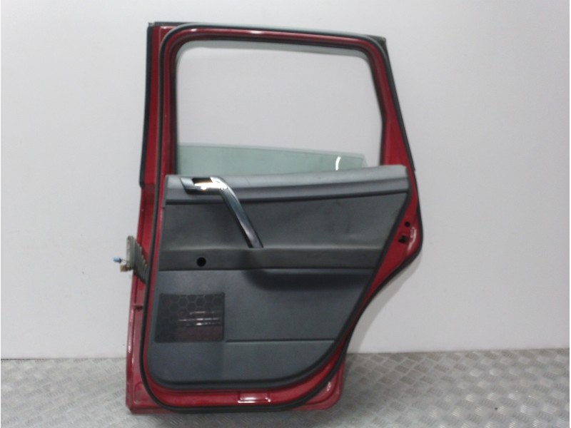 Recambio de puerta trasera derecha para volkswagen polo (9n1) match referencia OEM IAM  ROJO 
