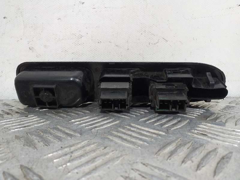 Recambio de mando elevalunas delantero izquierdo para peugeot 307 break/sw (s2) referencia OEM IAM PA6615FV  