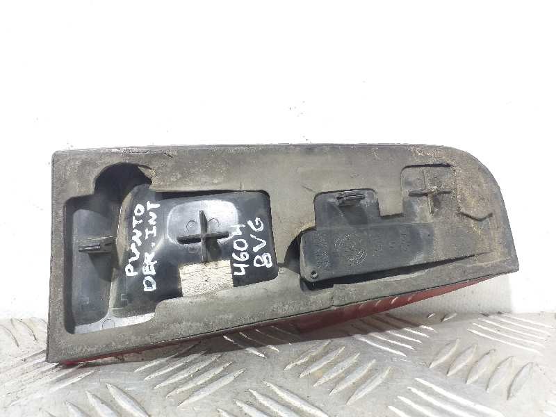 Recambio de piloto trasero derecho interior para fiat punto berlina (188) 1.2 cat referencia OEM IAM   