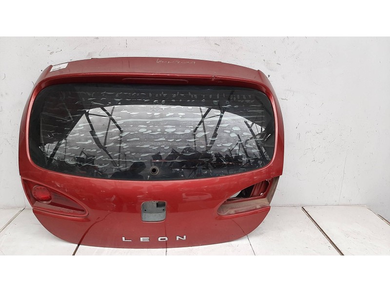 Recambio de porton trasero para seat leon (1p1) referencia OEM IAM  GRANATE 