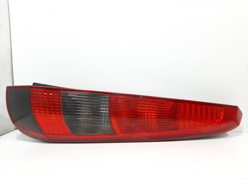 Recambio de piloto trasero derecho para ford fiesta (cbk) futura referencia OEM IAM    Recambio de piloto trasero derecho para ford fiesta (cbk) futura referencia OEM IAM