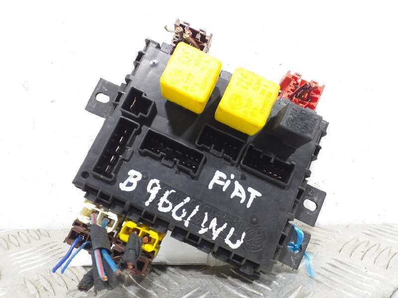 Recambio de caja reles / fusibles para fiat multipla (186) jtd 105 elx referencia OEM IAM 46517276A22   Recambio de caja reles / fusibles para fiat multipla (186) jtd 105 elx referencia OEM IAM 46517276A22