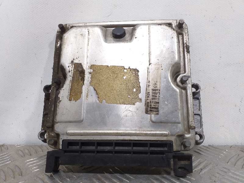 Recambio de centralita motor uce para peugeot 206 berlina xs referencia OEM IAM 0281010250 9637089980 