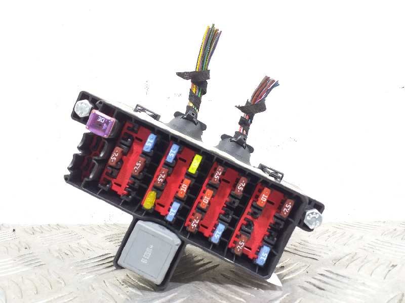 Recambio de caja reles / fusibles para ford fiesta (cb1) titanium referencia OEM IAM 8V5T14A005  