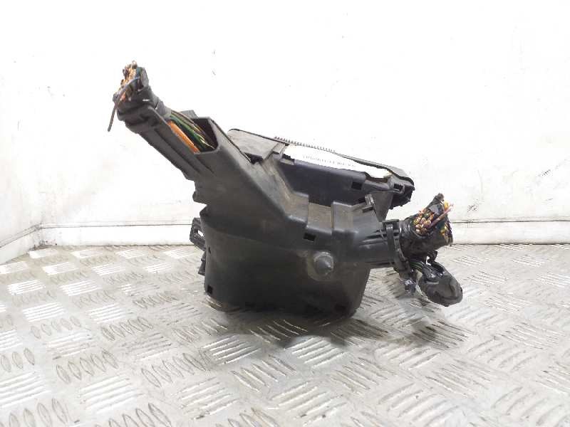 Recambio de caja reles / fusibles para ford fiesta (cb1) referencia OEM IAM 8V5114B144  