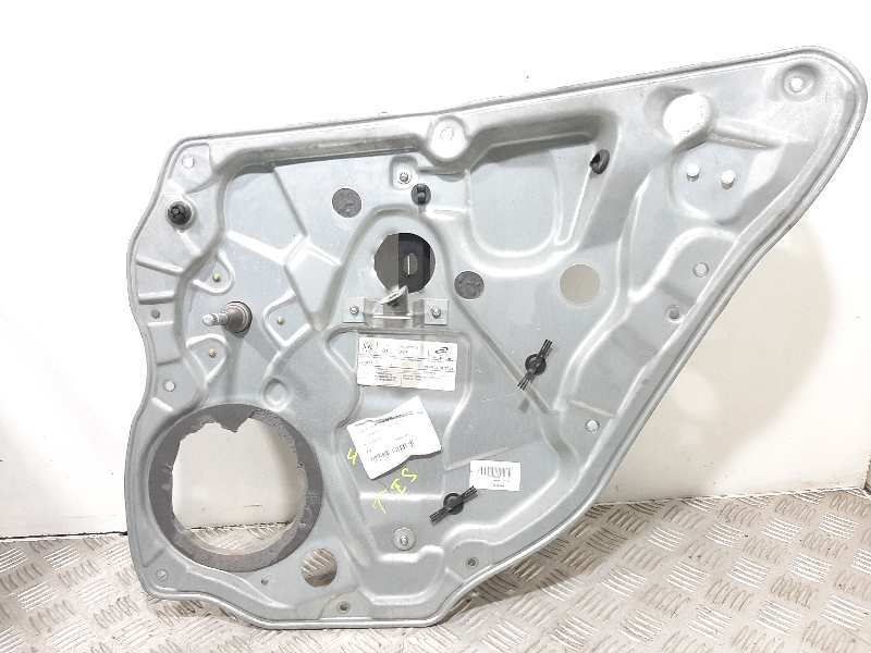 Recambio de elevalunas trasero izquierdo para volkswagen polo (9n1) highline referencia OEM IAM  MANUAL  Recambio de elevalunas trasero izquierdo para volkswagen polo (9n1) highline referencia OEM IAM  MANUAL