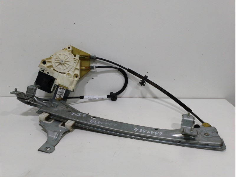 Recambio de elevalunas trasero izquierdo para renault megane iii berlina 5 p dynamique referencia OEM IAM 827210003R  