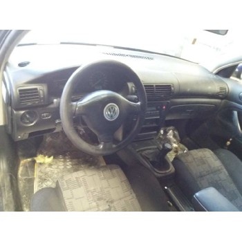 VOLKSWAGEN PASSAT BERLINA (3B2)