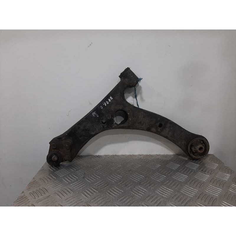 Recambio de brazo suspension inferior delantero izquierdo para toyota corolla (e12) 2.0 d-4d linea sol sedán referencia OEM IAM 