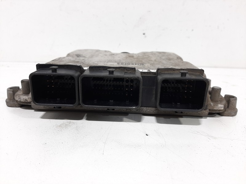 Recambio de centralita motor uce para citroën xsara picasso 2.0 hdi referencia OEM IAM 0281010595  