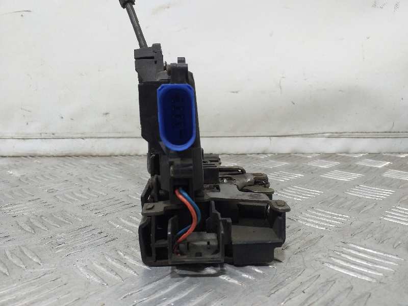 Recambio de cerradura puerta delantera izquierda para seat toledo (5p2) referencia OEM IAM    Recambio de cerradura puerta delantera izquierda para seat toledo (5p2) referencia OEM IAM