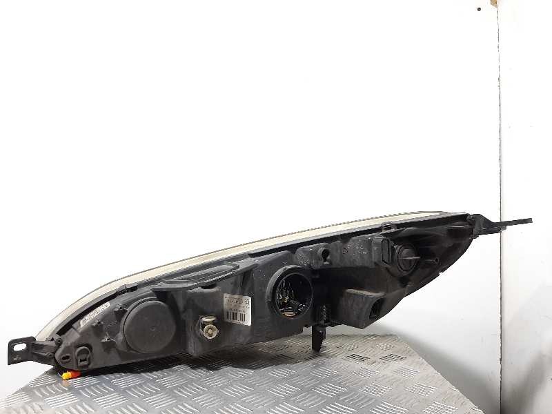 Recambio de faro derecho para peugeot 407 st confort referencia OEM IAM   