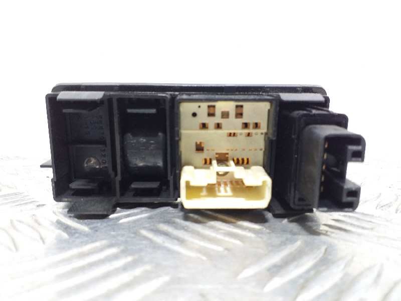 Recambio de mando retrovisor para toyota corolla (e12) 2.0 d-4d terra berlina referencia OEM IAM 8487202050  