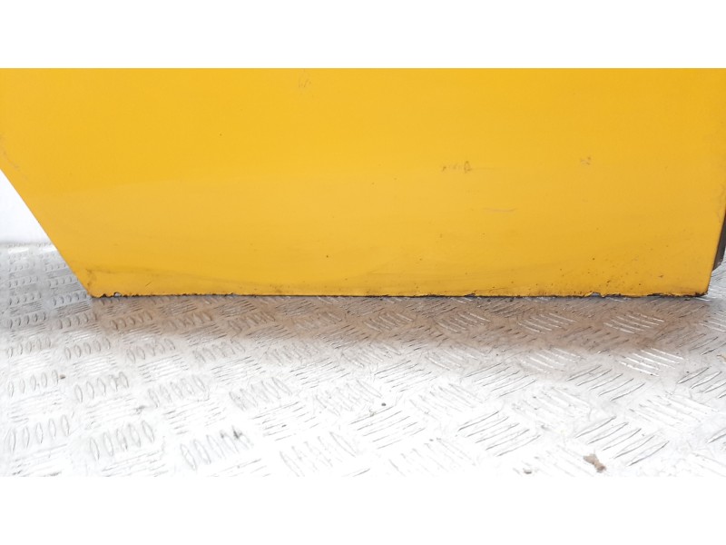 Recambio de puerta trasera derecha para chevrolet epica lt referencia OEM IAM 96635658 AMARILLO(TAXI) 