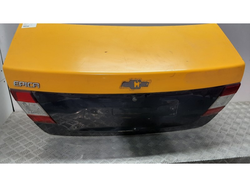 Recambio de porton trasero para chevrolet epica lt referencia OEM IAM 96636633 AMARIILLO (TAXI) 