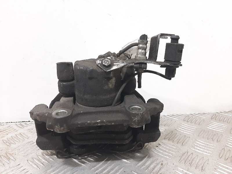 Recambio de pinza freno delantera izquierda para volkswagen passat berlina (3b3) edition referencia OEM IAM 8E0615123A   Recambio de pinza freno delantera izquierda para volkswagen passat berlina (3b3) edition referencia OEM IAM 8E0615123A