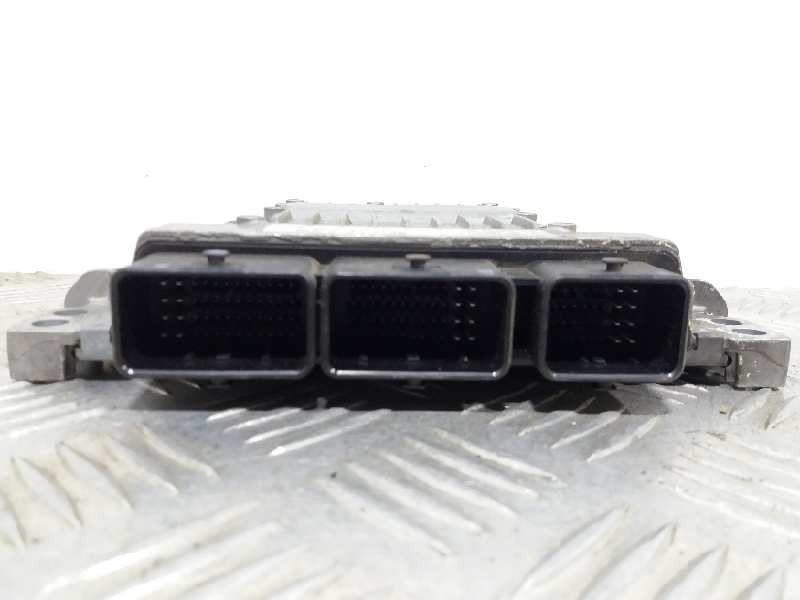 Recambio de centralita motor uce para renault megane ii berlina 3p dynamique referencia OEM IAM S122326114A 8200843713 