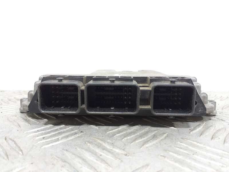 Recambio de centralita motor uce para peugeot 206 berlina x-line referencia OEM IAM 9647158080  