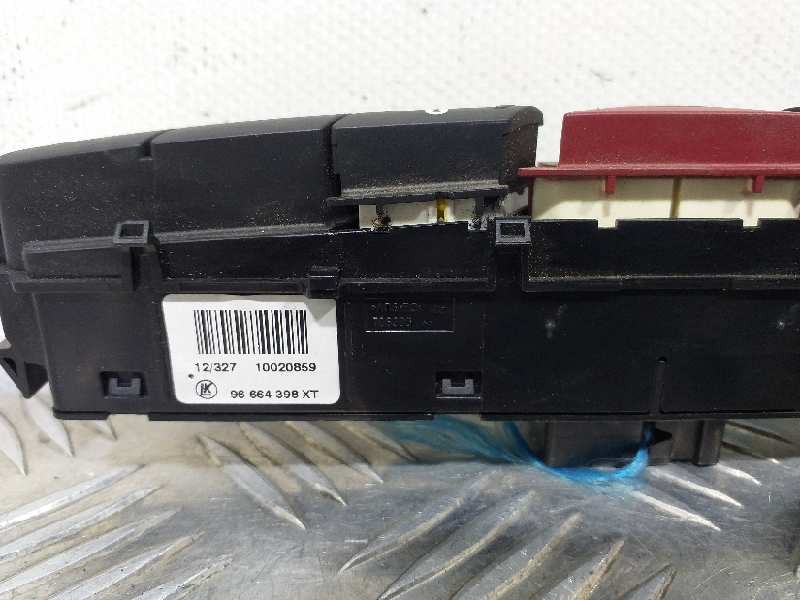 Recambio de warning para peugeot 308 confort referencia OEM IAM 706380   Recambio de warning para peugeot 308 confort referencia OEM IAM 706380