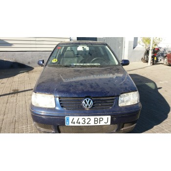 VOLKSWAGEN POLO BERLINA (6N2)