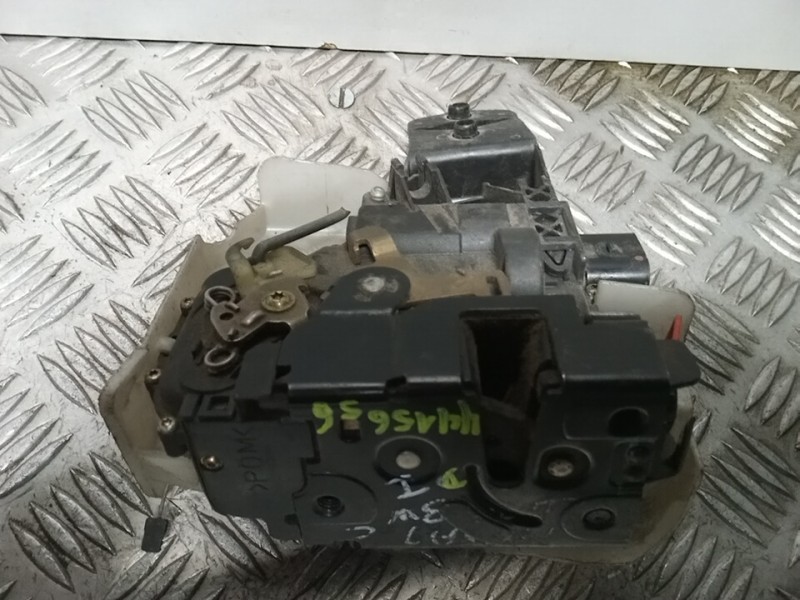 Recambio de cerradura puerta delantera izquierda para volkswagen passat berlina (3b3) comfortline referencia OEM IAM   