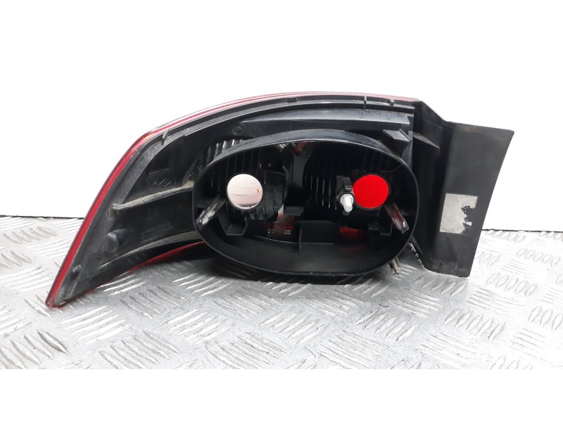 Recambio de piloto trasero derecho para renault laguna ii (bg0) confort dynamique referencia OEM IAM 8200262668   Recambio de piloto trasero derecho para renault laguna ii (bg0) confort dynamique referencia OEM IAM 8200262668