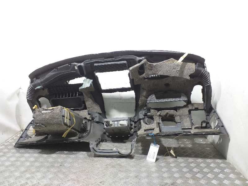 Recambio de salpicadero para mercedes-benz vito combi 06.2003 referencia OEM IAM A6396800287  