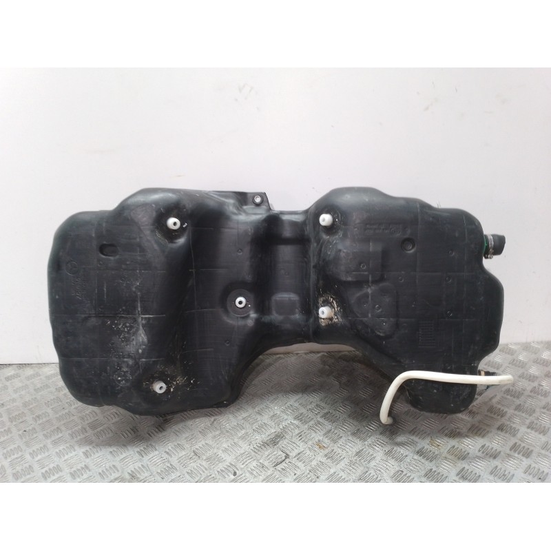 Recambio de deposito combustible para mercedes-benz clase gla (w156) gla 220 cdi / d (156.903) referencia OEM IAM 2464703301  