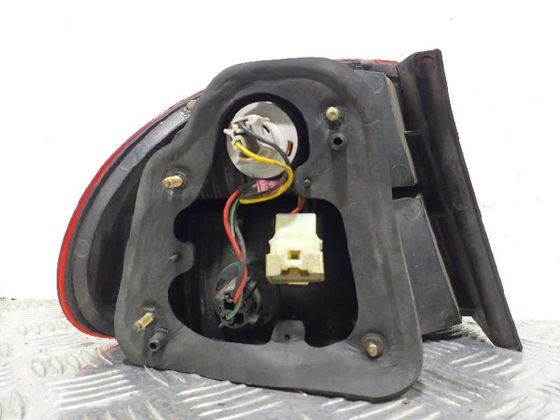 Recambio de piloto trasero derecho para daewoo lanos 1.4 cat referencia OEM IAM   