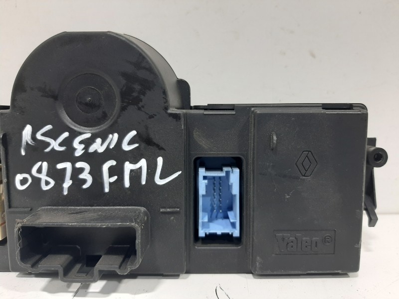 Recambio de mando calefaccion / aire acondicionado para renault scenic ii emotion referencia OEM IAM 8200501465  