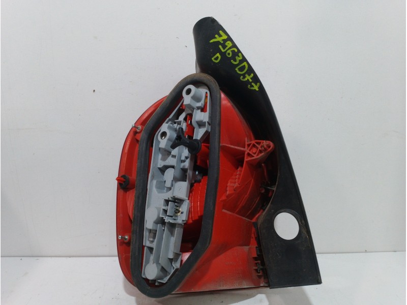 Recambio de piloto trasero derecho para renault modus confort dynamique referencia OEM IAM 8200538785  