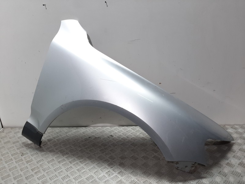 Recambio de aleta delantera derecha para volkswagen touareg (7la) tdi r5 referencia OEM IAM 7L6821102K PLATA 