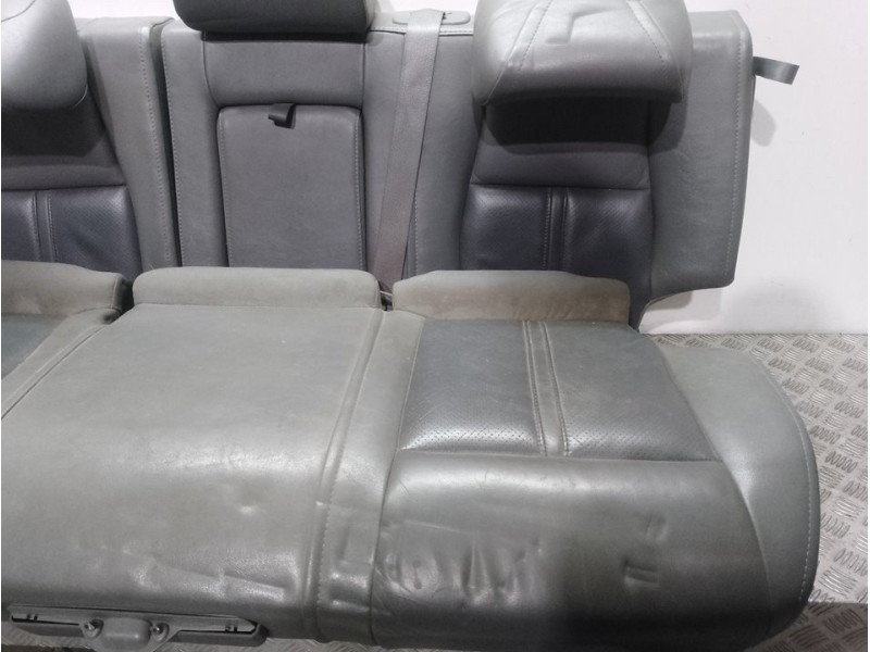 Recambio de asientos traseros para jeep gr. cherokee (wh) 3.0 crd laredo referencia OEM IAM   