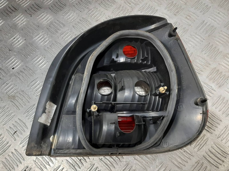 Recambio de piloto trasero izquierdo para renault megane i scenic (ja0) referencia OEM IAM   