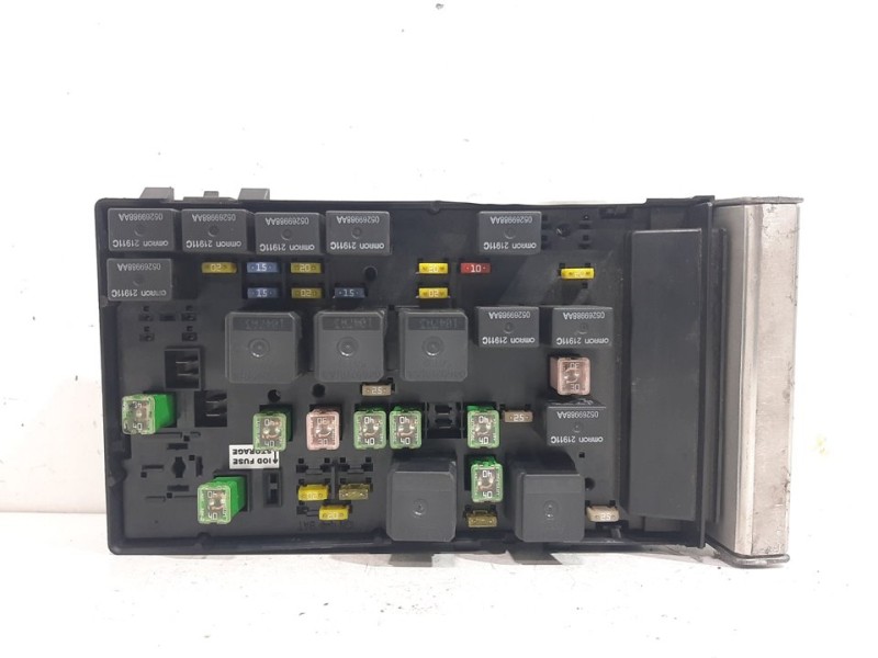 Recambio de caja reles / fusibles para chrysler voyager (rg) 2.8 crd grand voyager limited referencia OEM IAM 05144589AF  