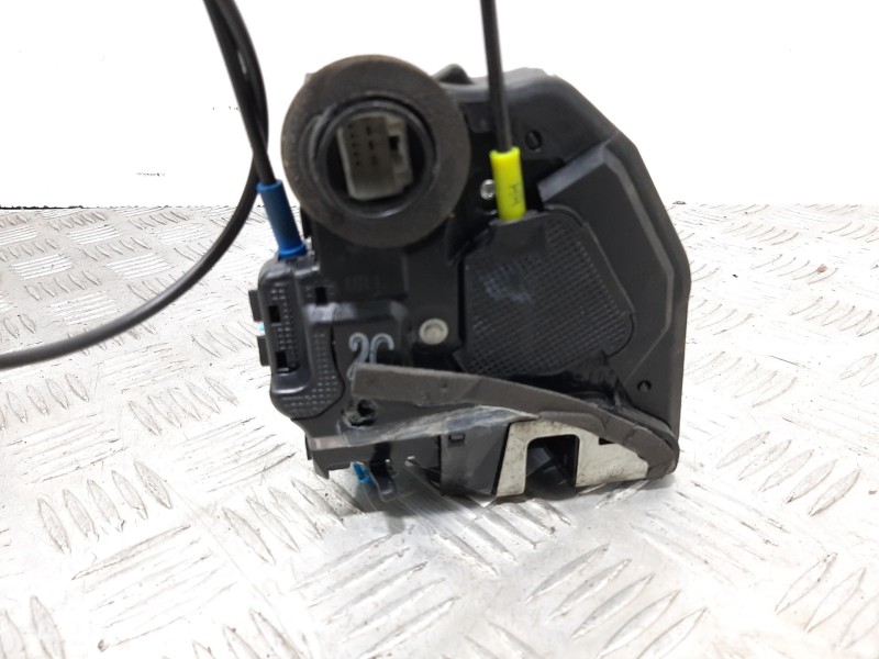 Recambio de cerradura puerta trasera derecha para toyota auris luna referencia OEM IAM   