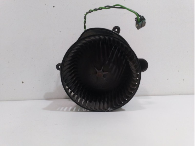 Recambio de motor calefaccion para jeep gr. cherokee (wh) 3.0 crd laredo referencia OEM IAM 939740F  