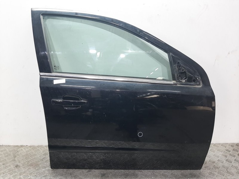 Recambio de puerta delantera derecha para opel astra h ber. cosmo referencia OEM IAM 93192037 NEGRO 