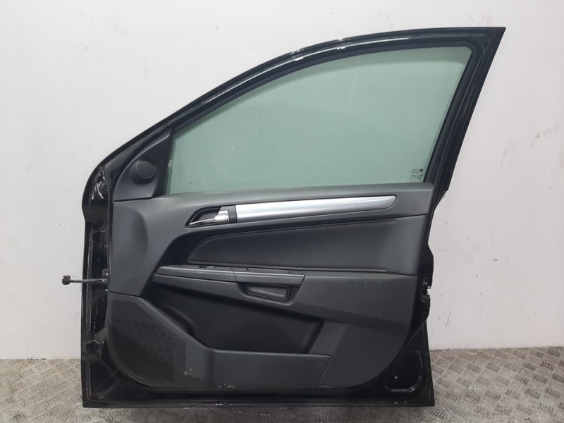 Recambio de puerta delantera derecha para opel astra h ber. cosmo referencia OEM IAM 93192037 NEGRO 