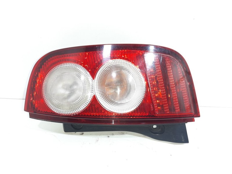 Recambio de piloto trasero derecho para nissan micra (k12e) acenta referencia OEM IAM 26554AX720  