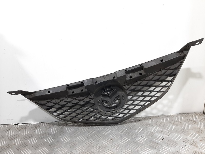 Recambio de rejilla delantera para mazda 6 berlina (gg) 2.0 cat referencia OEM IAM   
