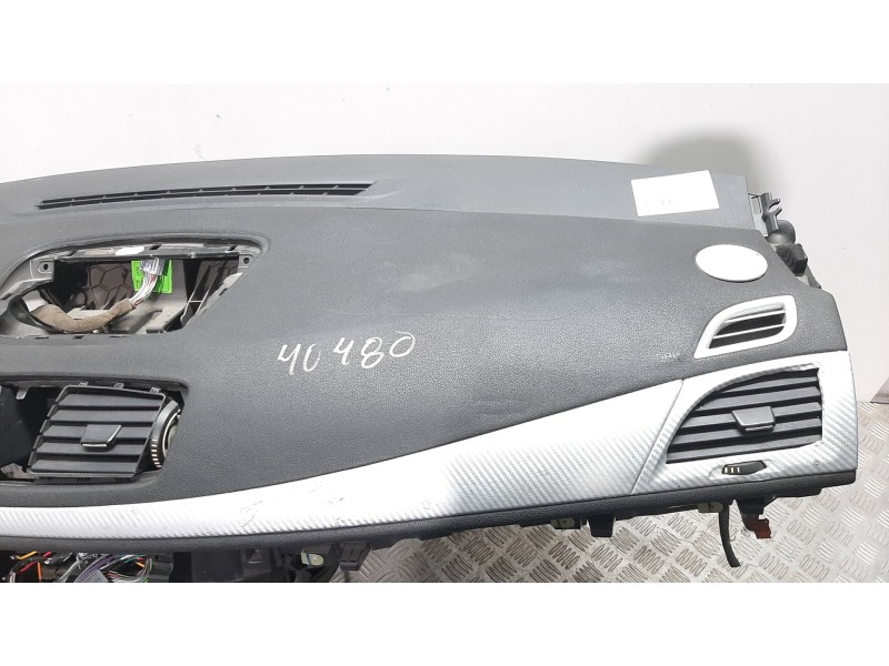 Recambio de salpicadero para renault megane iii coupe dynamique referencia OEM IAM 681000022R  